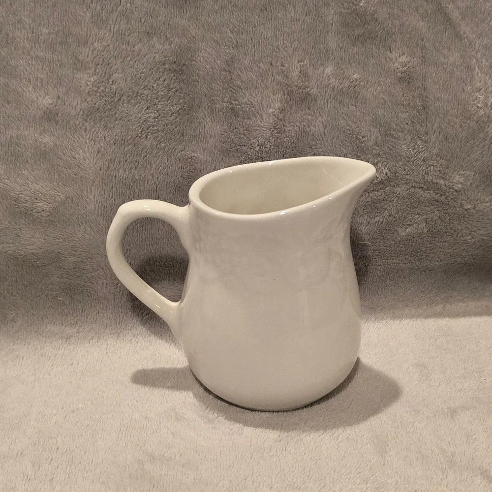 Vtg Gibson Housewares White Ceramic Creamer Pitcher Embossed Grape Vine Motif 4